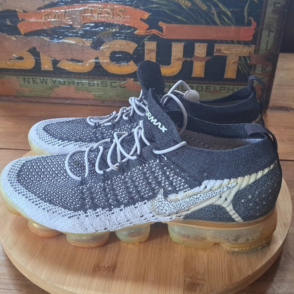 Nike Air Sneakers, Men's 8, Women's 9.5, Vapormax Flyknit 2 Safari, #942842-106
